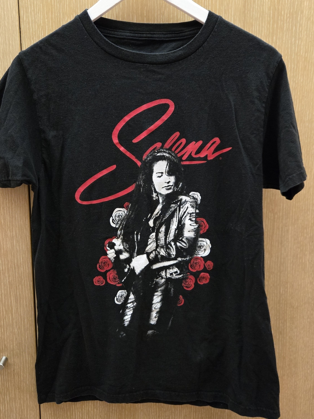 Selena Quintanilla Official Black Red Roses Graphic T-Shirt Size S Tejano Music